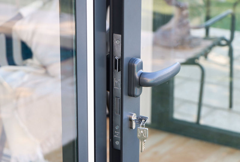 Duramax Insulated Glass Building 10x10 - 32001 lock details 